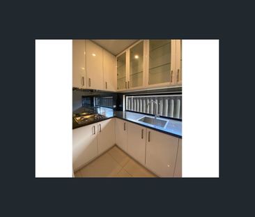 LUXURY BED TOWNHOUSE (Incl 4kW Solar panels) - Photo 2