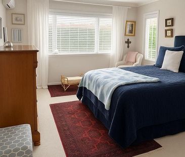 Charming 3BR Onehunga Haven with Garden - Photo 5