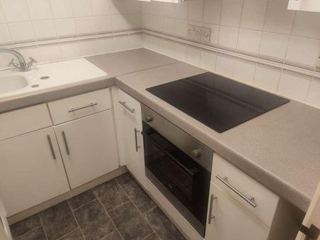 Acorn Grove, Hayes, UB3 - Photo 3