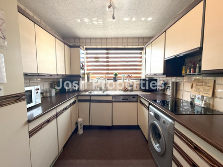 2 bedroom ground floor flat to rent - Photo 3