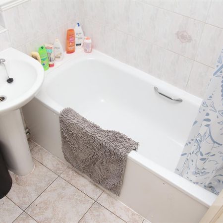 Room For Rent Raymond Terrace, Pontypridd - Photo 4