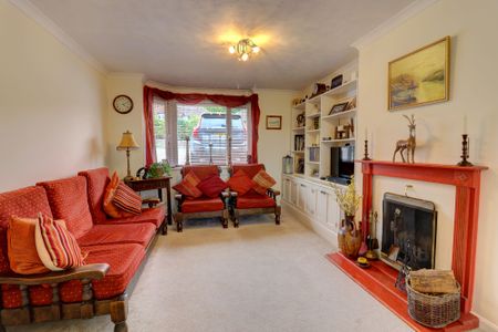 4 bedroom semi detached house to rent - Photo 2