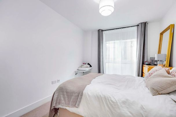 1 Bed Flat, Palmitine House, SW11 - Photo 1