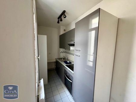 Location Appartement 2 pièces 65m² LILLE 59000 - Photo 4