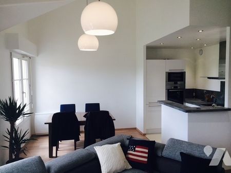 Appartement de type F2, centre ville de Lamorlaye, dans résidence sécurisée, offrant une entrée - Photo 2