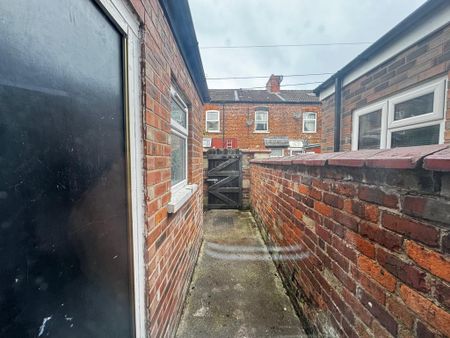 2 bedroom terraced house to rent - Photo 5
