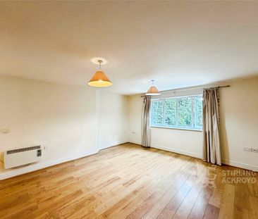 Coley Avenue, Woking, Surrey, GU22 7RG - Photo 2