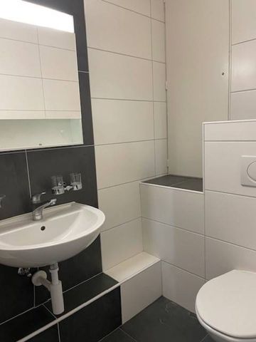 City center, within walking distance of all amenities, large 3.5-room apartment on the 2nd floor - Photo 5