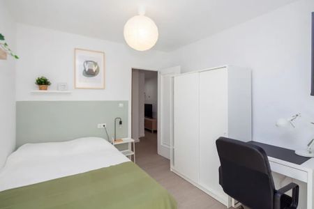 Carrer del Doctor Manuel Candela, Valencia, Valencian Community 46021 - Photo 2