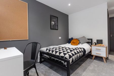 6 bedroom terraced house to rent - Photo 4