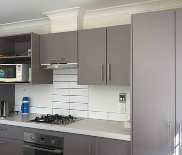 3 Bedrooms Stokes Valley - Photo 1