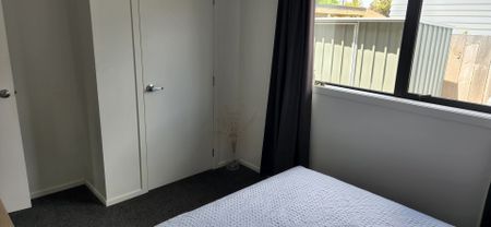 Moderm two bedroom home - Photo 5