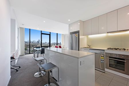 Furnished 2 bedroom Apartment with AMAZING views! Study nook! - Photo 5