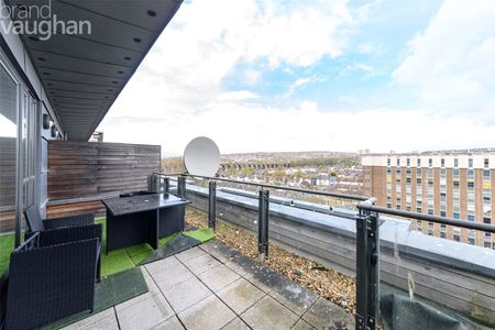 4 bedroom terraced house to rent - Photo 5