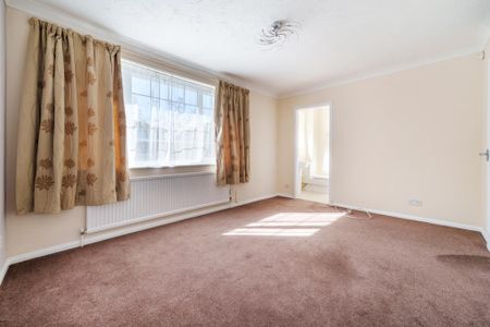 4 bedroom detached house to rent - Photo 2