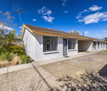 Stylish One-Bedroom Retreat Near Pakington Street - Photo 3