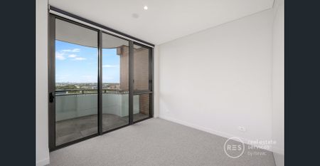 Spacious 1 bedroom Apartment in Green Square, 'Portman House' - Photo 4