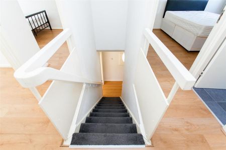 3 bedroom flat to rent - Photo 3