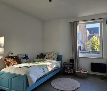 Gerenoveerd appartement met 2 slaapkamers - Photo 1