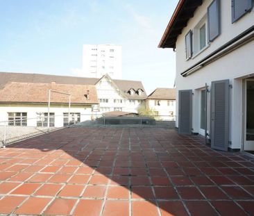 Stilvolle 3.5 Zimmerwohnung mit grosser Terrasse und En-Suite Bad - Photo 4