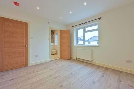 Canterbury Road, Stoughton, GU2 - Photo 2