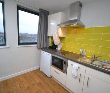 1 bedroom in a house share to rent - Photo 5