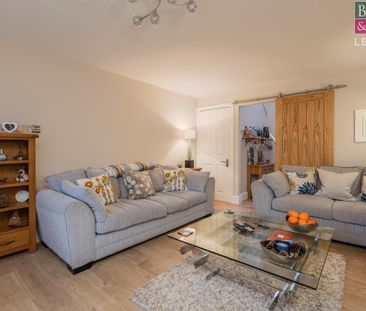 3 bedroom terraced house to rent - Photo 2