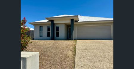 Spacious 4-Bedroom, 4-Bathroom Home - Available Now! - Photo 5