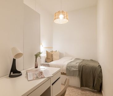 Carrer la Rambla, Barcelona, Catalonia 08002 - Photo 1