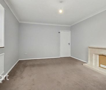3 bedroom detached house to rent - Photo 3