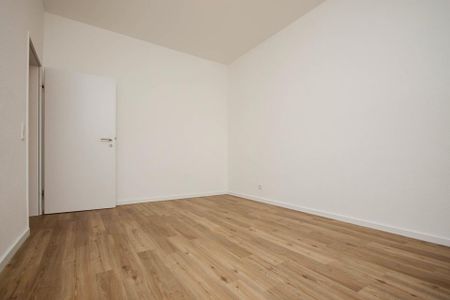 Modernisierte 2-Zimmer Wohnung mit Einbauküche - Photo 4