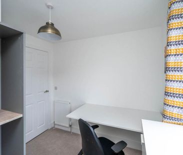 3 bedroom semi-detached house to rent - Photo 6