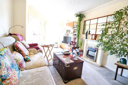 1 bedroom retirement property to rent - Photo 5