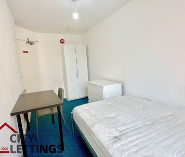 4 Bedroom Flat - Photo 2