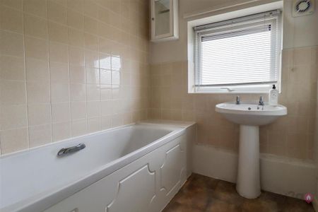 2 bedroom semi-detached house to rent - Photo 3