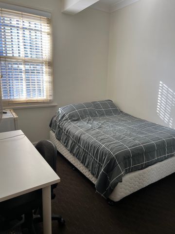 Darlington - Photo 4