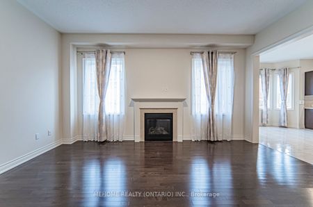 Detached Home For Lease | W7361920 - Photo 5