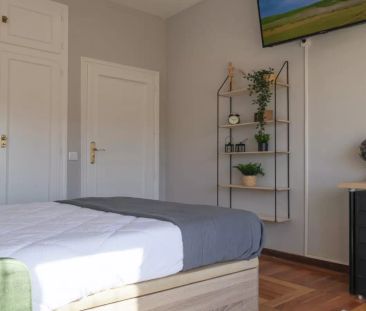 Room in a shared 4-bedroom apartment for rent in Pacífico. - Foto 3
