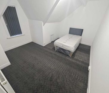 4 bedroom terraced house to rent - Photo 1