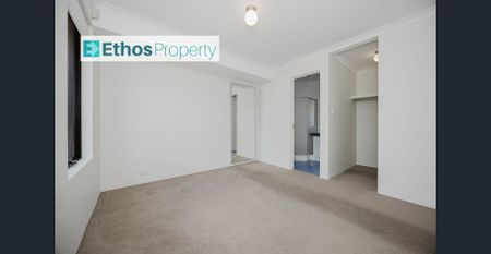 SUPER CONVENIENT 3 x 2 + PARKING! - Photo 3