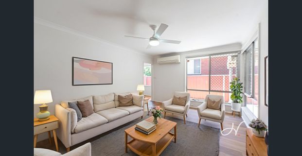 NEAT & SPACIOUS FAMILY HOME IN A SUPERB MAYFIELD LOCATION - Photo 1