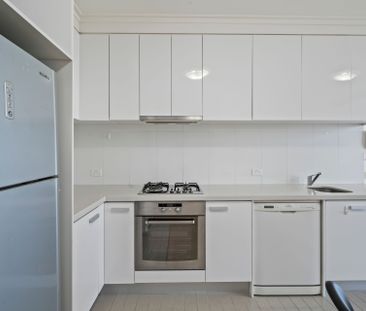 Spacious layout! Location! Lifestyle! - Photo 3