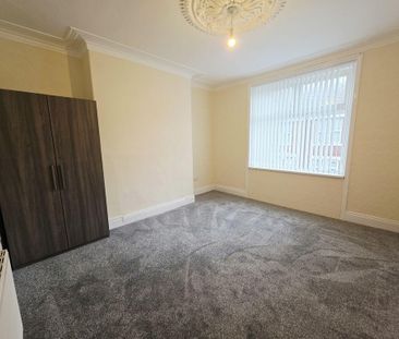 3 bedroom flat to rent - Photo 5