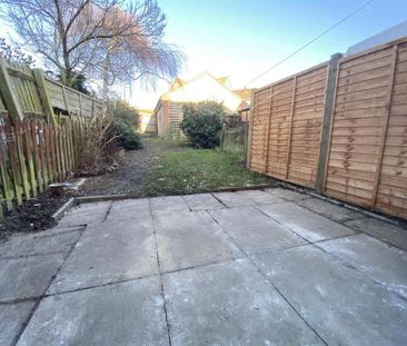 2 bedroom terraced house to rent - Photo 2