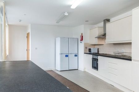 Guildhall Walk, Portsmouth - Photo 4