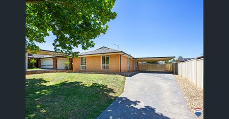 Lovely updated 4 Bedda Brick Family Home - Ready to move in! - Photo 5