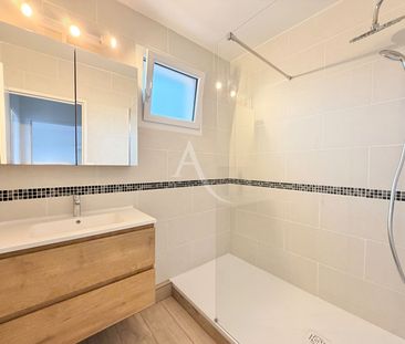 Location Appartement 2 pièces 59m² - Photo 3