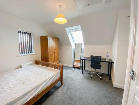 5 bedroom detached house to rent - Photo 4