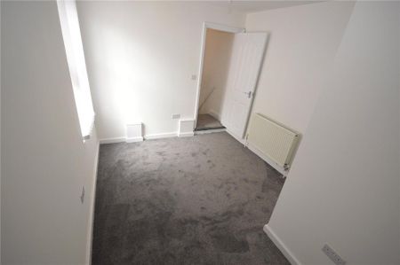 3 bedroom end of terrace house to rent - Photo 5
