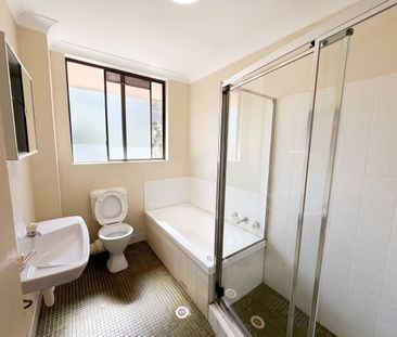 Convenient Two-Bedroom Unit Close to Macquarie University - Photo 3
